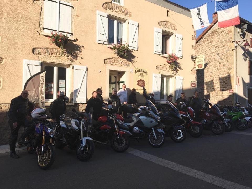 Hotel Auberge Des Petits Saint-Igny-de-Vers Zewnętrze zdjęcie