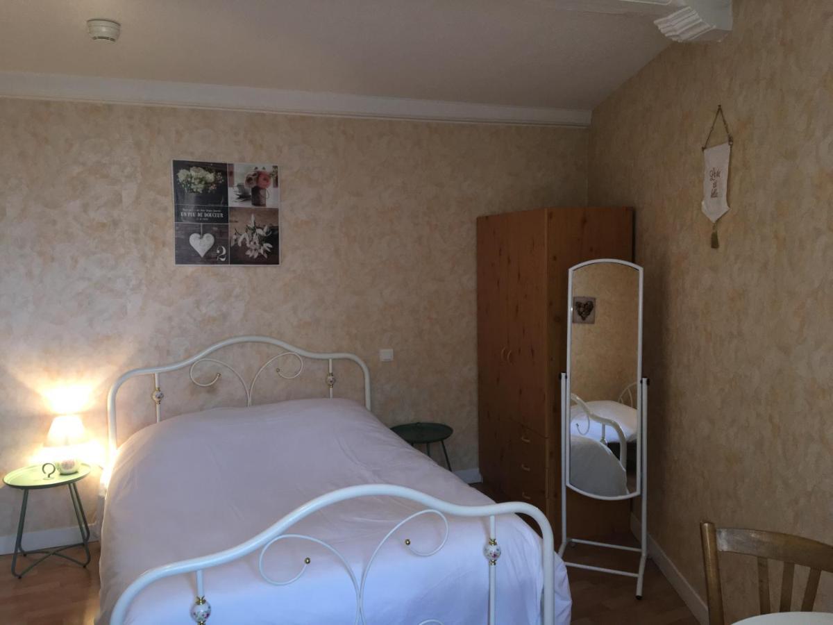 Hotel Auberge Des Petits Saint-Igny-de-Vers Zewnętrze zdjęcie